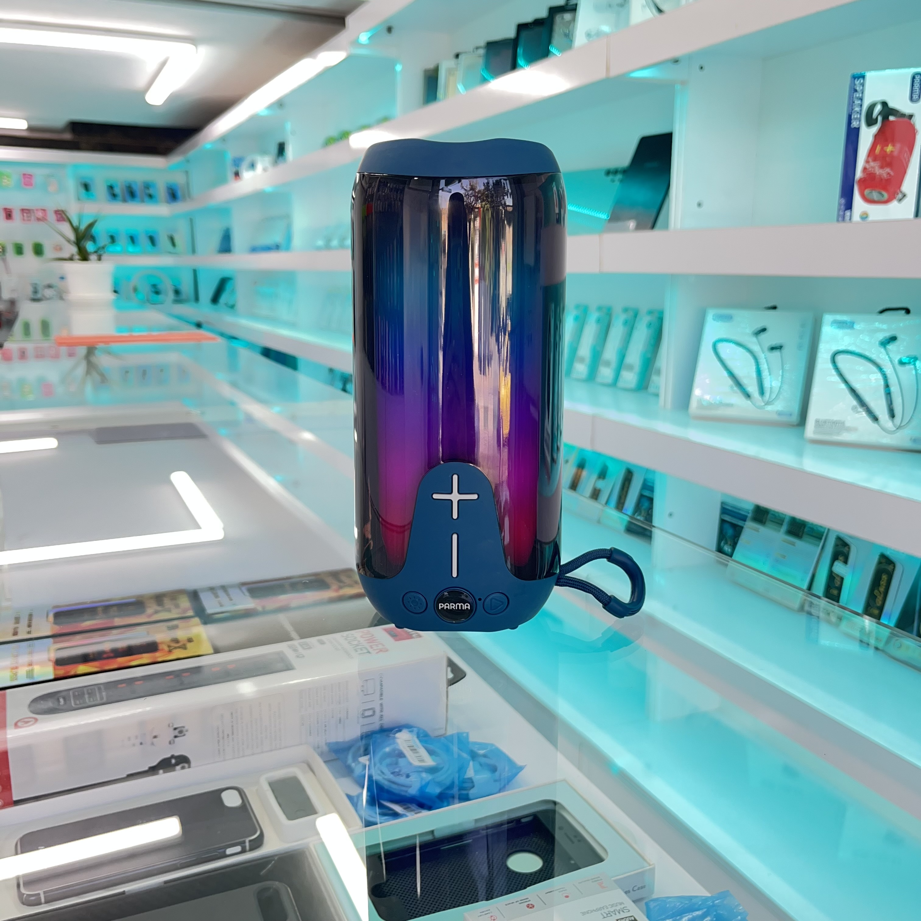 اسپیکر بلوتوثی قابل حمل پارما مدل V80